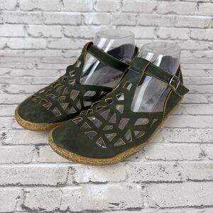 OUTER. Women's EU 36 US 5.5-6 Dark Green Leather Flat Sandals Made in Braziil